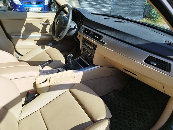 BMW 320i 8 of 10