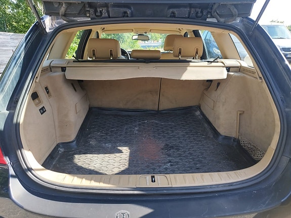 BMW 320i 10 of 10