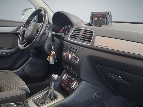 Audi Q3 14 of 16