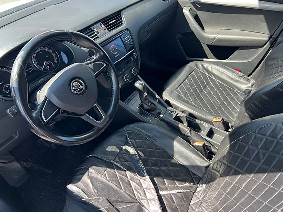 Skoda Octavia 4 of 11