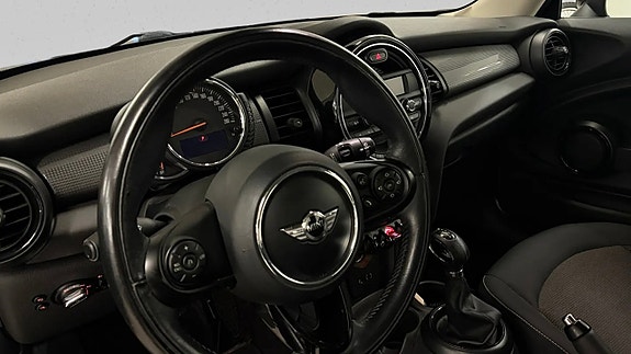 MINI Cooper 11 of 17