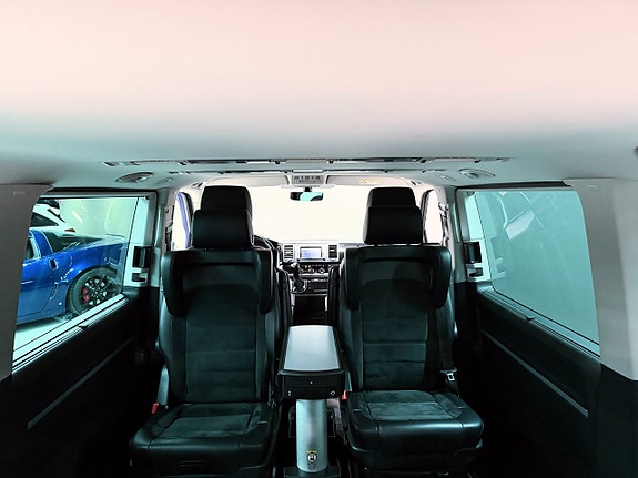 Volkswagen Multivan 14 of 22