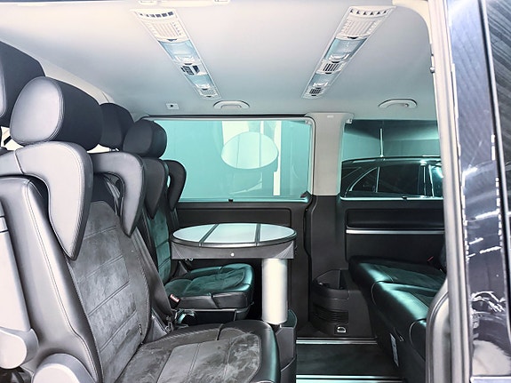 Volkswagen Multivan 6 of 22