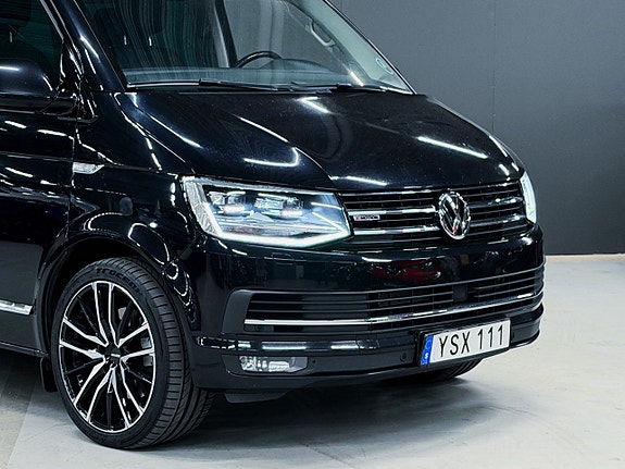 Volkswagen Multivan 16 of 22