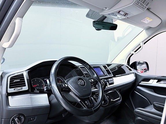 Volkswagen Multivan 18 of 22