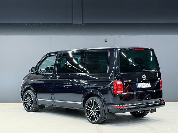 Volkswagen Multivan 2 of 22