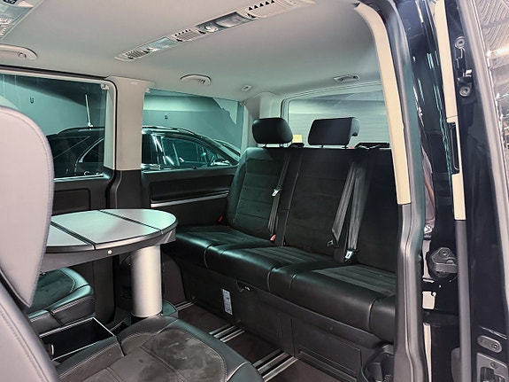 Volkswagen Multivan 10 of 22