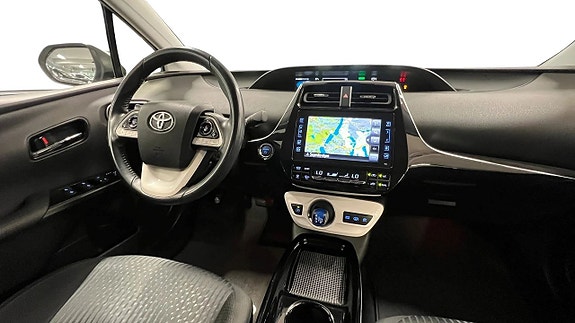 Toyota Prius Plug-in Hybrid 8 of 20