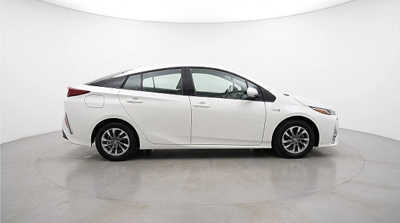 Toyota Prius Plug-in Hybrid 4 of 20