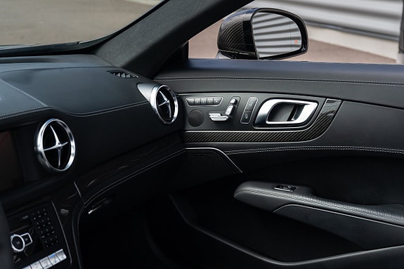 Mercedes-Benz SL63 29 of 30