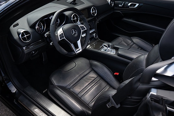 Mercedes-Benz SL63 10 of 30