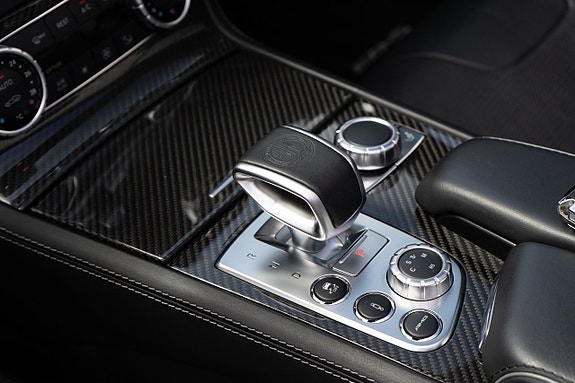 Mercedes-Benz SL63 15 of 30