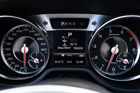 Mercedes-Benz SL63 28 of 30