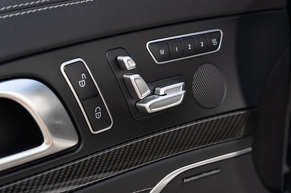 Mercedes-Benz SL63 13 of 30