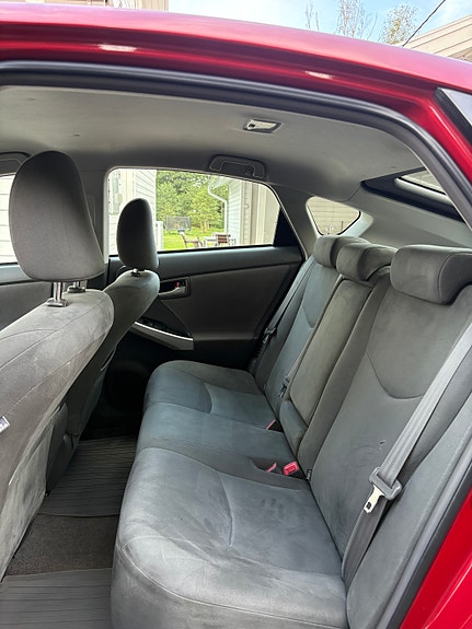 Toyota Prius 5 of 6