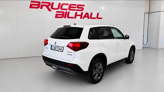 Suzuki Vitara 4 of 21
