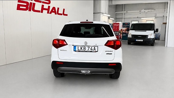 Suzuki Vitara 2 of 21