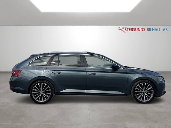 Skoda Superb 6 of 14