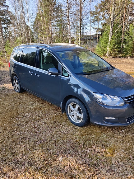 Volkswagen Sharan 3 of 3