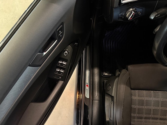 Audi A4 8 of 19