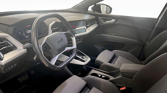 Audi Q4 e-tron 7 of 12
