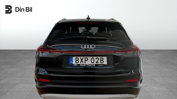 Audi Q4 e-tron 5 of 12