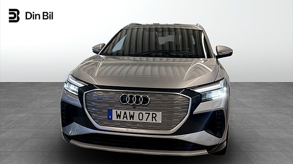 Audi Q4 e-tron 4 of 12