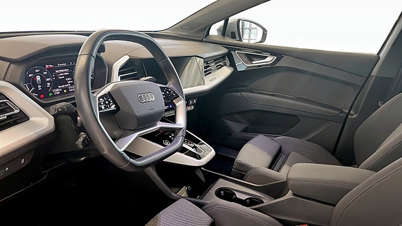 Audi Q4 e-tron 7 of 12