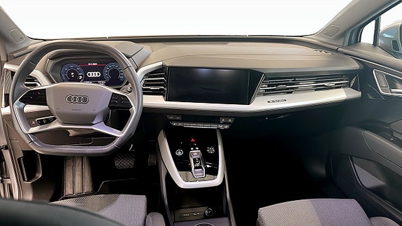 Audi Q4 e-tron 10 of 12