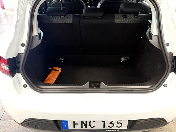 Renault Clio 10 of 19
