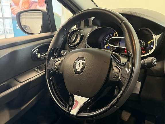 Renault Clio 17 of 19