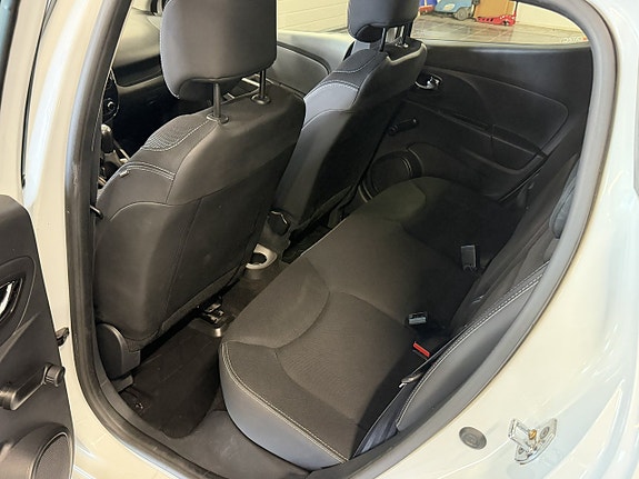 Renault Clio 14 of 19