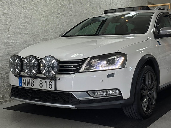 Volkswagen Passat Alltrack 3 of 20