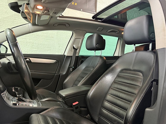 Volkswagen Passat Alltrack 12 of 20