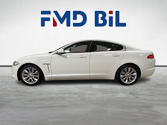 Jaguar XF 2 of 30