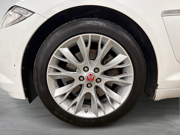 Jaguar XF 30 of 30
