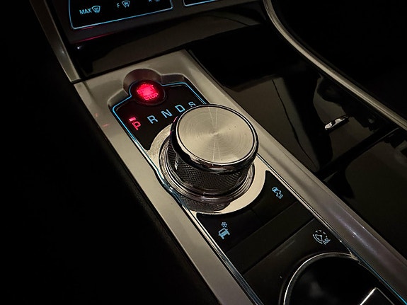 Jaguar XF 22 of 30