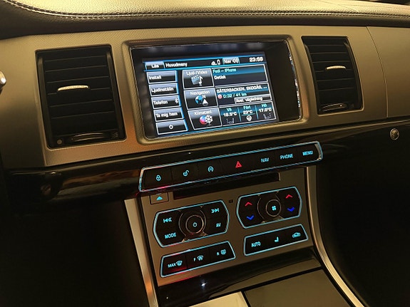 Jaguar XF 14 of 30