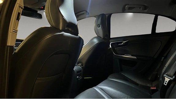Volvo S60 8 of 8