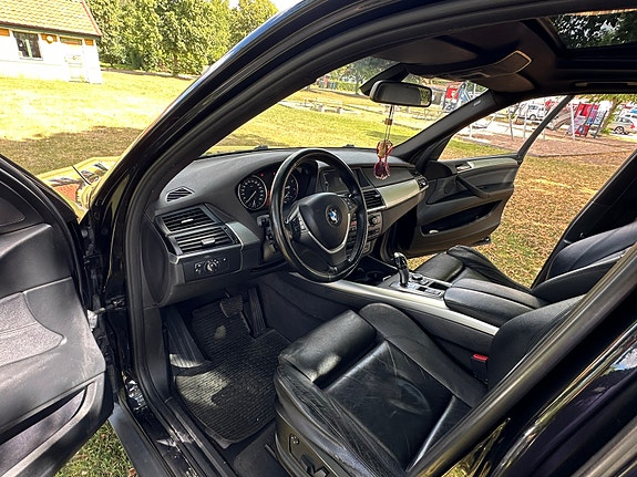 BMW X5 3 of 10