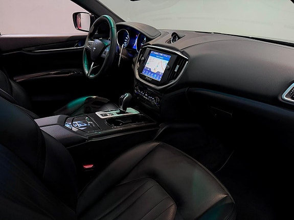 Maserati Ghibli 18 of 23