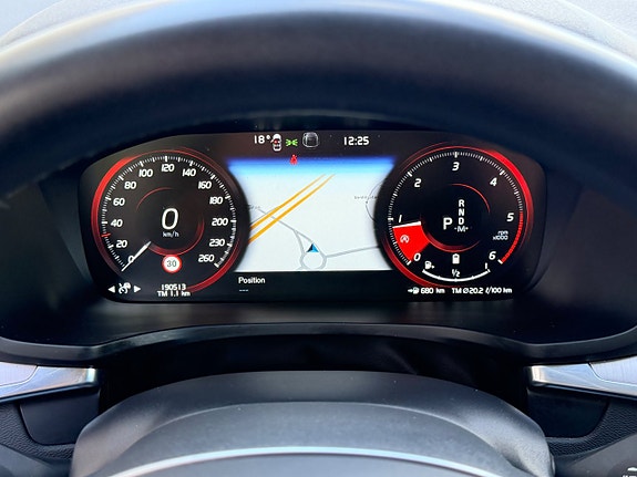 Volvo V60 Cross Country 14 of 28
