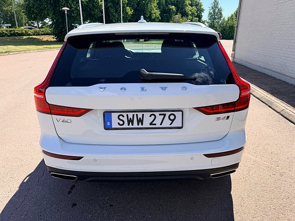 Volvo V60 Cross Country 4 of 28