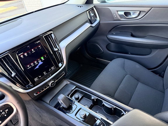 Volvo V60 Cross Country 15 of 28