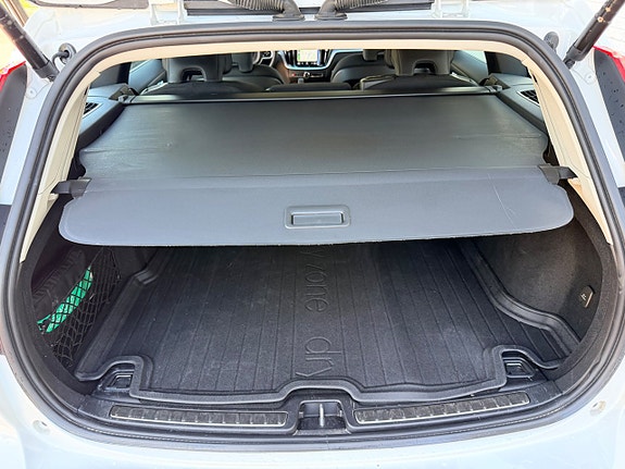 Volvo V60 Cross Country 21 of 28