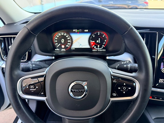 Volvo V60 Cross Country 13 of 28