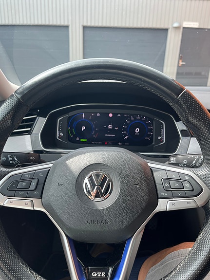 Volkswagen Passat 6 of 10