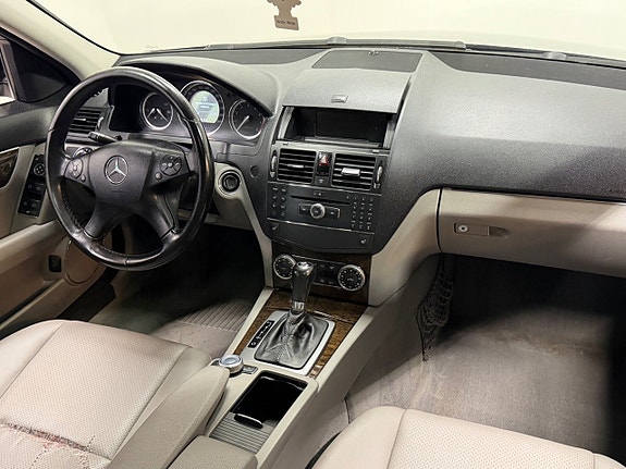 Mercedes-Benz C180 7 of 17