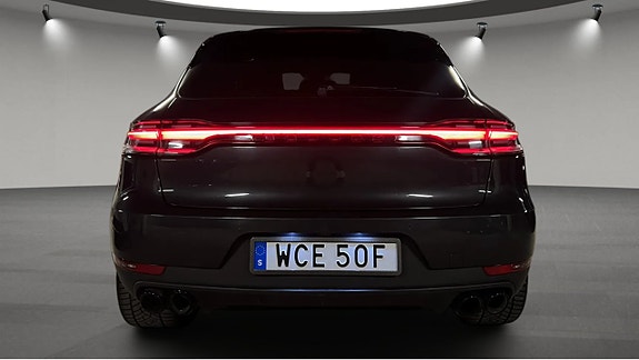 Porsche Macan 4 of 12