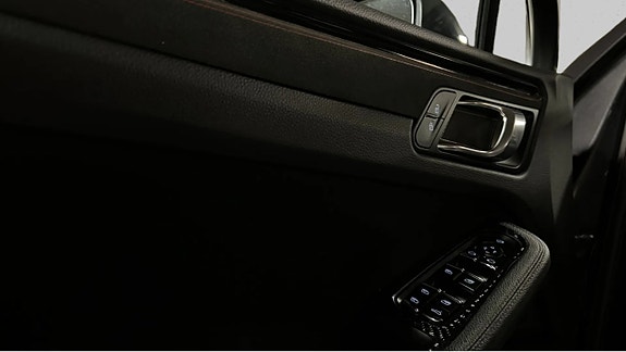 Porsche Macan 11 of 12